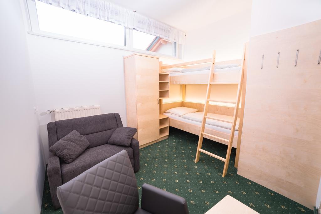 Gasthof Knappenwirt Mariahof Bagian luar foto